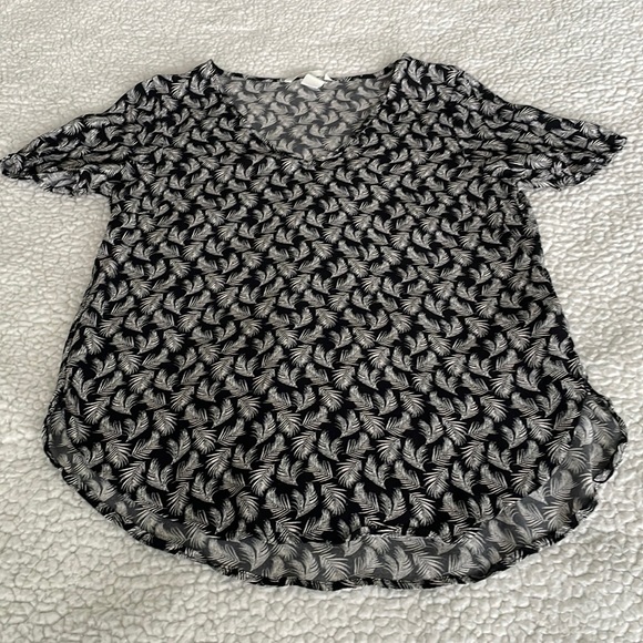 12 Tops for Price of 3 - Picture 2 of 12